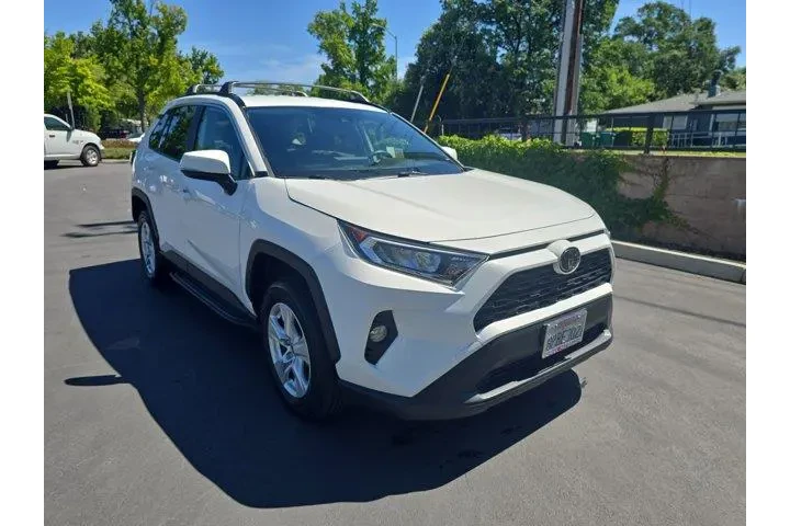 $25995 : Toyota RAV4 2020 AWD XLE 4dr image 1