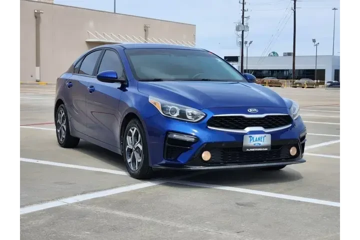 $13940 : Kia Forte 2020 FE 4dr Sedan image 3