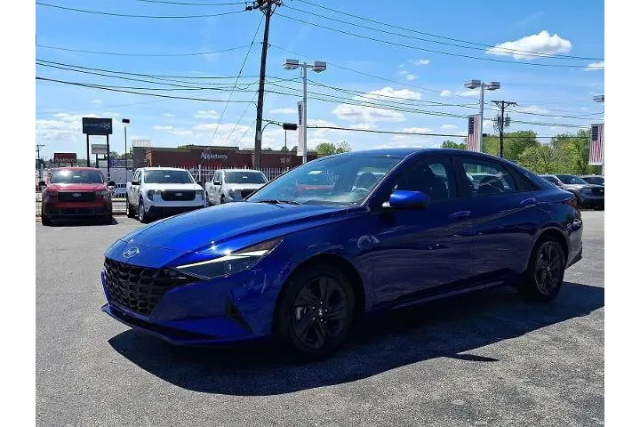 $17480 : Hyundai ELANTRA 2022 SEL 4dr image 3