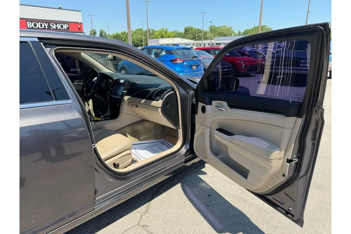 $7980 : 2013 300 C image 8