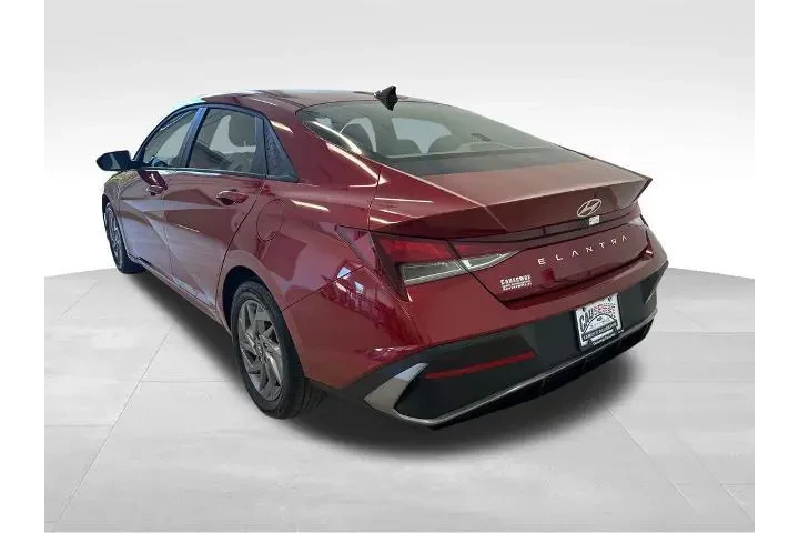$21989 : Hyundai ELANTRA 2024 SEL 4dr image 5