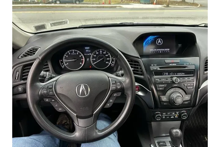 2013 ILX 5-Spd AT w/ Technolo image 9