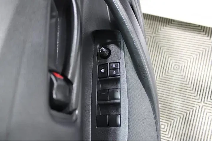 $21982 : Toyota Corolla 2023 LE 4dr S image 7