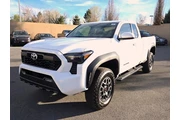 $37998 : Toyota Tacoma 2025 4x2 TRD P thumbnail