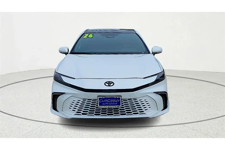 $39967 : Toyota Camry 2026 SE 4dr Sed image 2