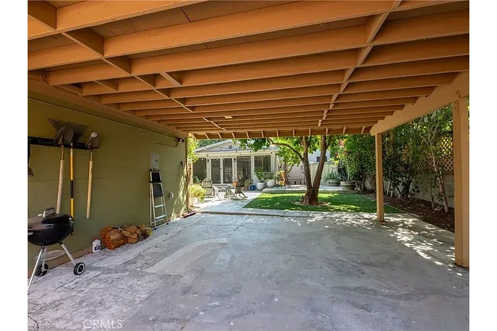 $1000 : 3 beds and 2 baths image 4