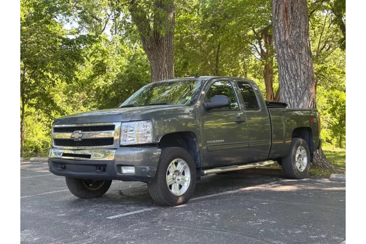 $5999 : 2011 Silverado 1500 LT image 3