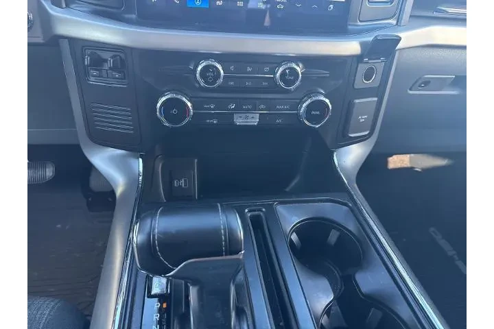 $38995 : Ford F-150 Lightning 2022 AW image 9