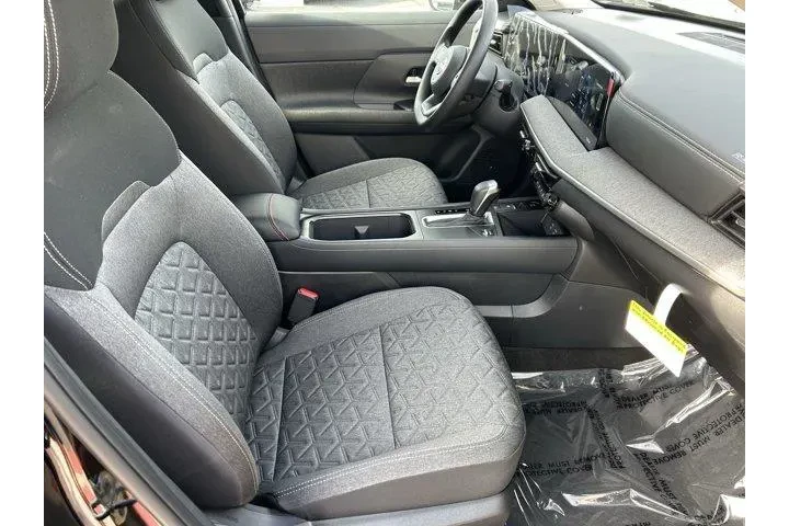 $27445 : Nissan Kicks 2026 SV 4dr Cro image 9