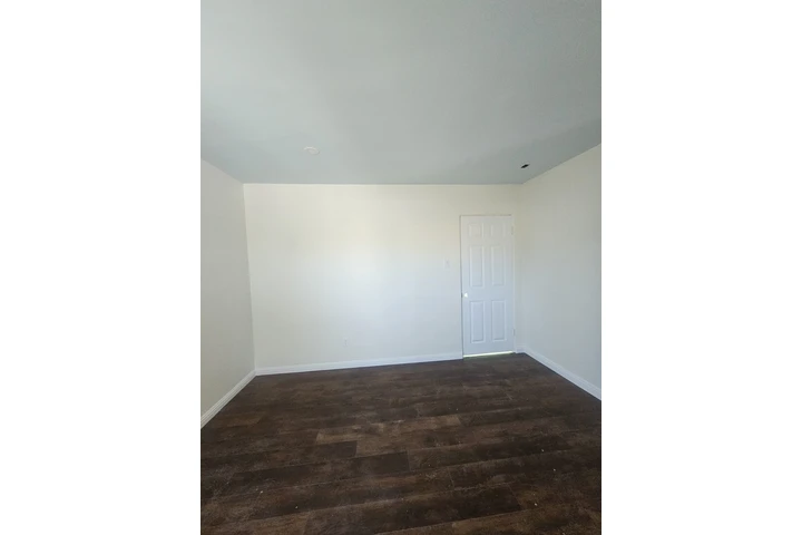 $1100 : Cuarto de renta /N.Hollywood image 3