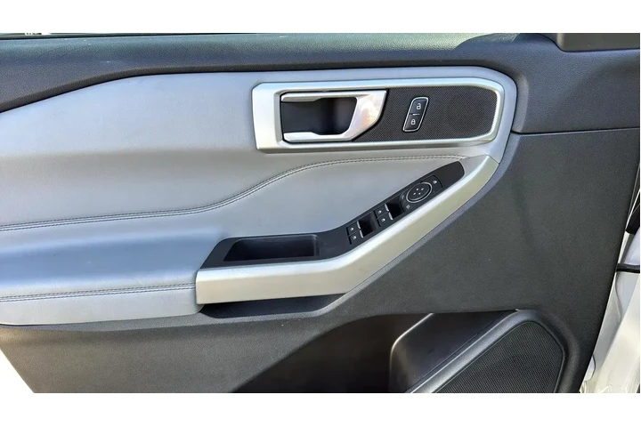 $29220 : Ford Explorer 2023 XLT 4dr S image 8