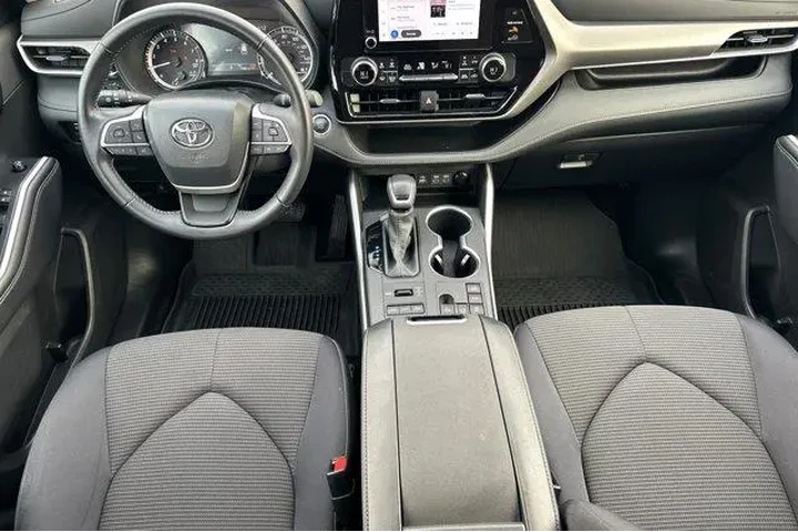 $39900 : Toyota Highlander 2025 AWD L image 6