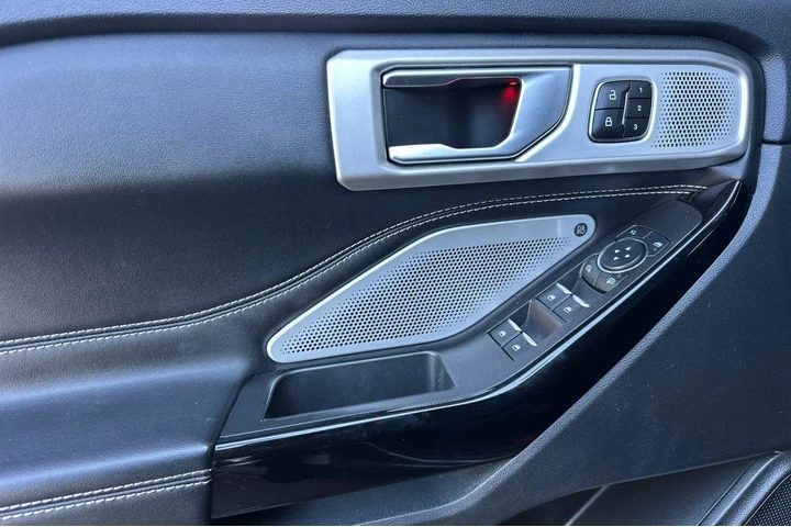 $40000 : Ford Explorer 2023 AWD ST 4d image 7