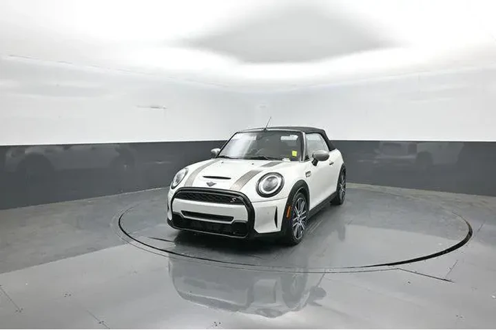 $37426 : MINI Convertible 2024 Cooper image 3
