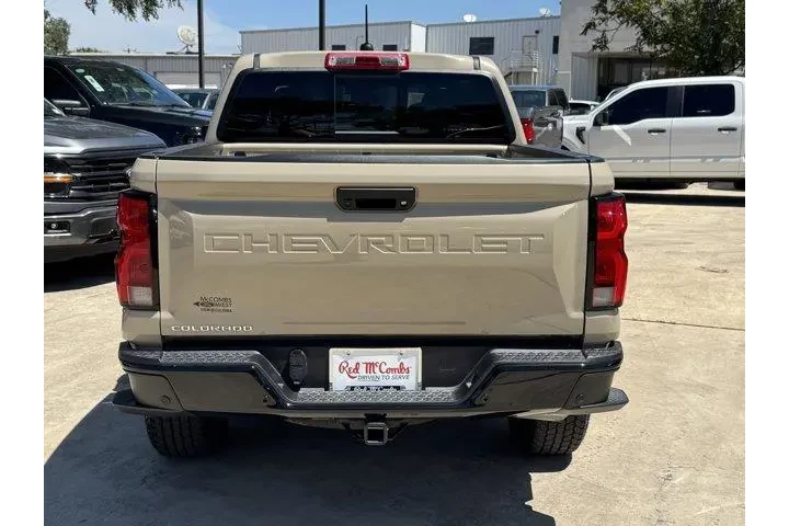 $39451 : Chevrolet Colorado 2024 4x4 image 7