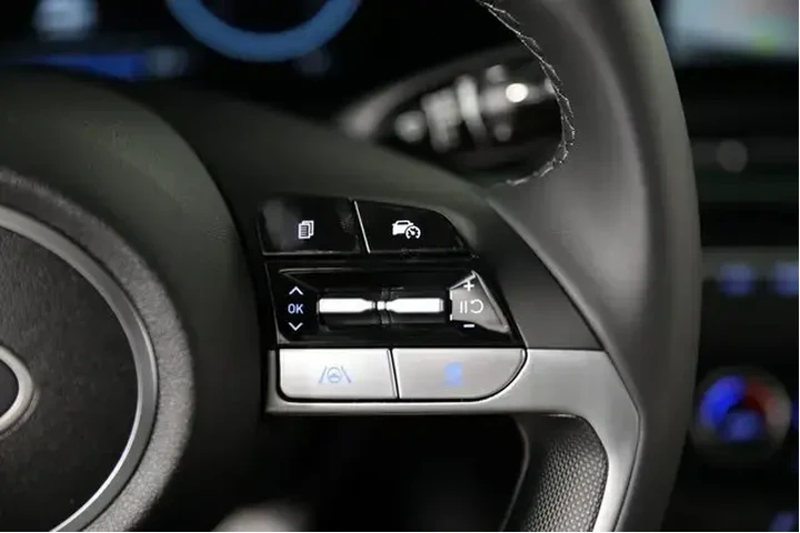 $21995 : Hyundai ELANTRA 2025 SEL Con image 6