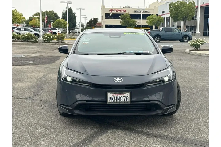 $29240 : Toyota Prius 2024 LE 4dr Hat image 2
