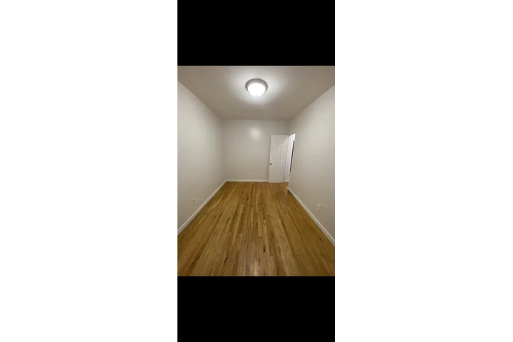 $250 : Rento cuarto Bronx semanal image 2