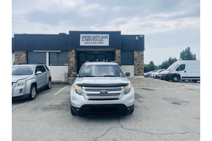 $4850 : 2013 Explorer XLT image 1