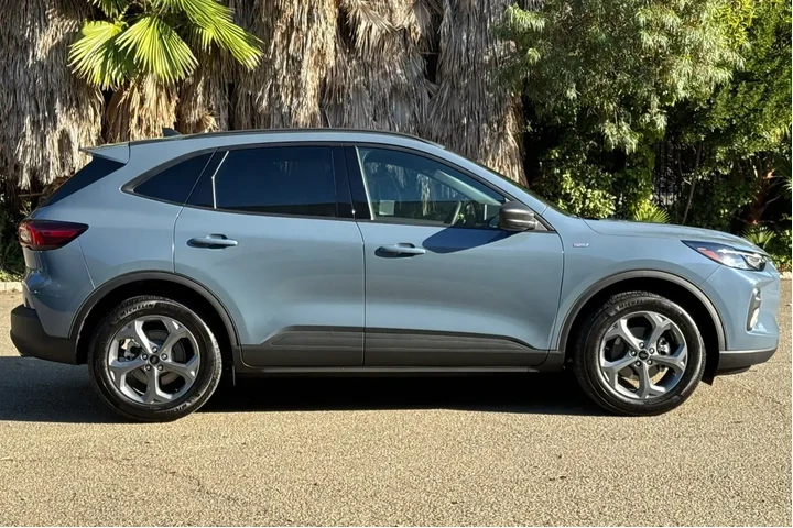 Ford Escape Hybrid 2025 ST-L image 2