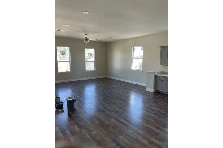 $1700 : Rent image 3