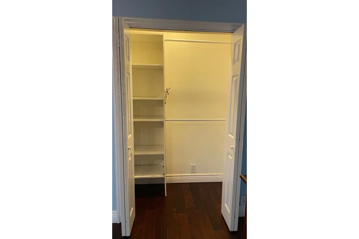 $1100 : Cuarto amplio en Northridge image 4