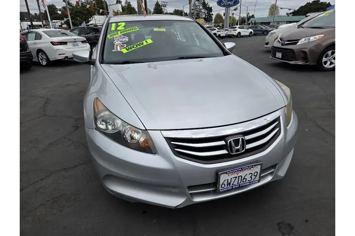 $9697 : Honda Accord 2012 LX 4dr Sed image 3