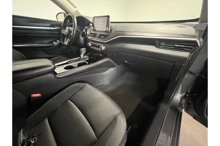 $17460 : Nissan Altima 2023 2.5 SV 4d image 10