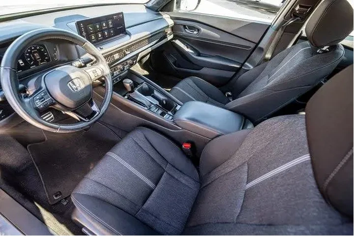 $26908 : Honda Accord Hybrid 2023 Spo image 7