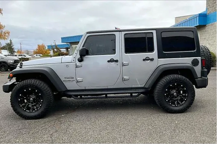 $23990 : Jeep Wrangler Unlimited 2017 image 3