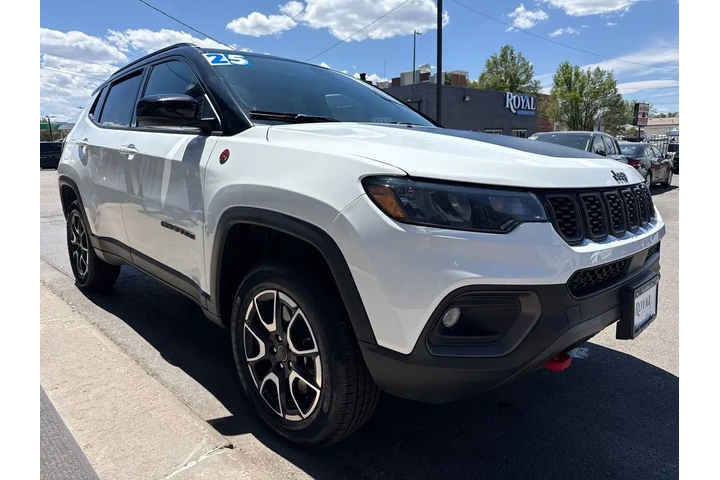 $24995 : 2025 Compass Trailhawk 4x4 image 3