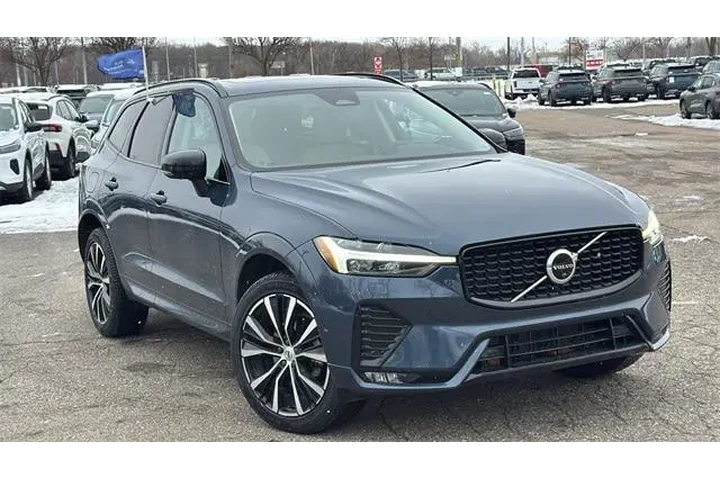 $32746 : Volvo XC60 2023 AWD B5 Plus image 1