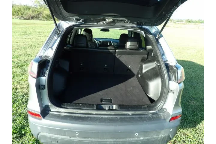 Jeep Cherokee 2020 Latitude image 10