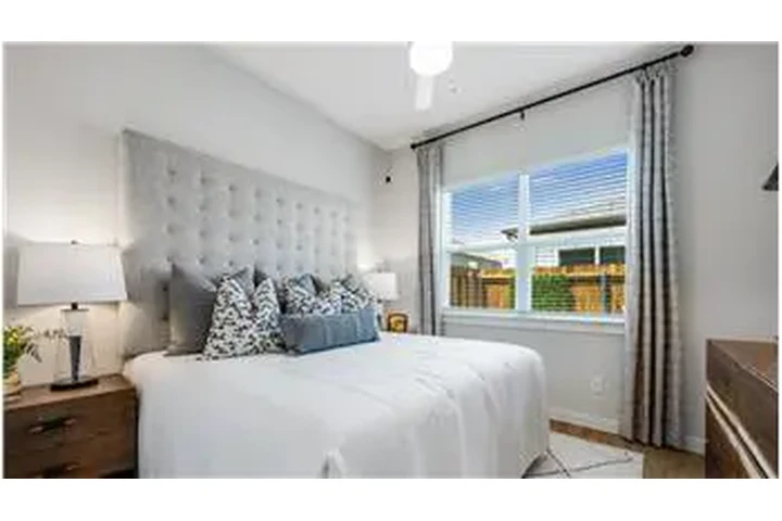 $1904 : Rental property with 2 bedro image 10