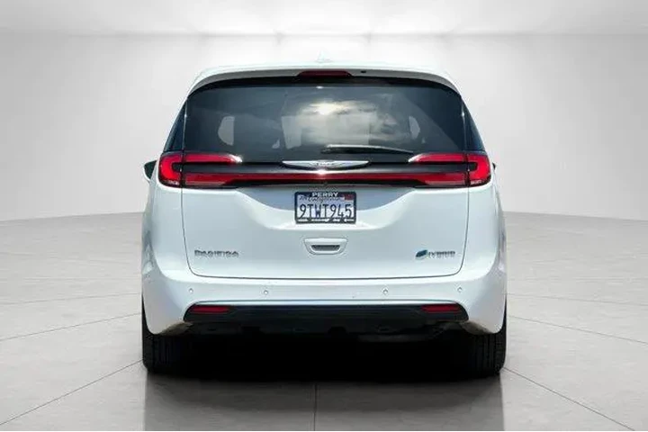 $20995 : Chrysler Pacifica Hybrid 202 image 4