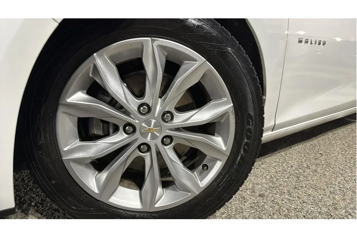 $17691 : Chevrolet Malibu 2024 LT 4dr image 9