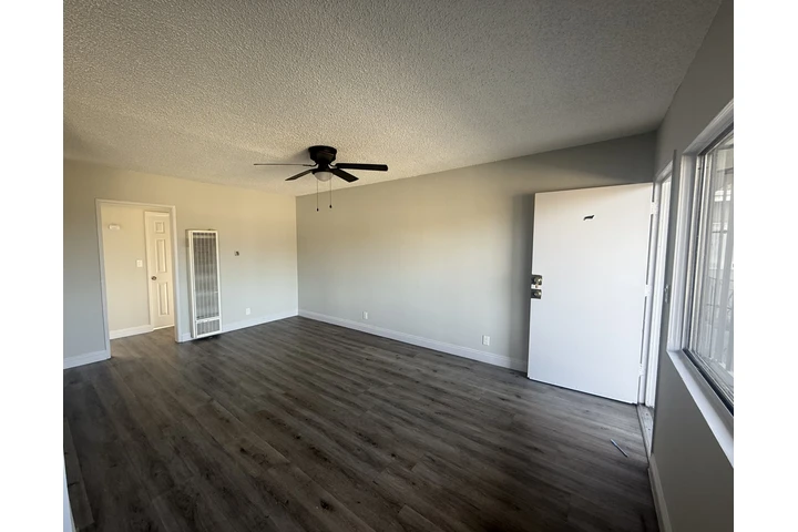 $2249 : 2 Bedroom Apartment image 6