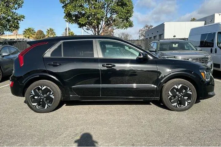 $20420 : Kia Niro EV 2024 Wind 4dr Cr image 3