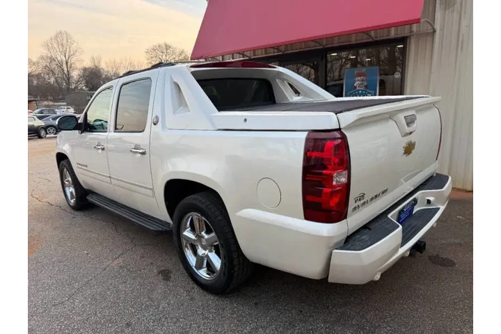 $12999 : 2013 Avalanche LTZ Black Diam image 8