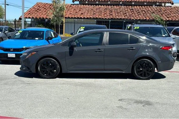 $22888 : Toyota Corolla 2024 LE 4dr S image 7