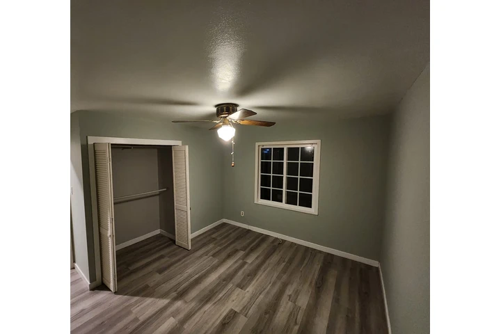 $500 : Se comparte cuarto wesminster image 3