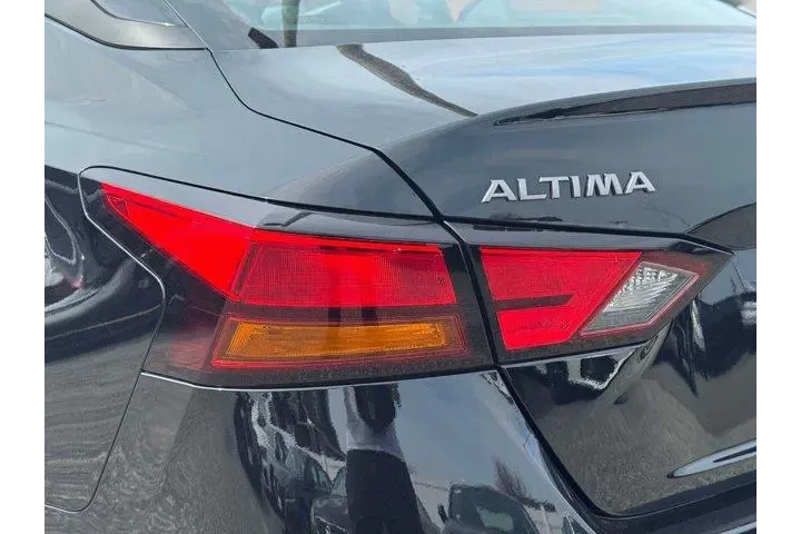 $19995 : Nissan Altima 2025 2.5 SV 4d image 6