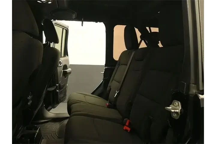 $24915 : Jeep Wrangler Unlimited 2020 image 10