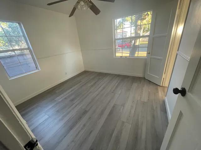 $1500 : Downey 🏠 Pet Friendly 3-1.5 image 8