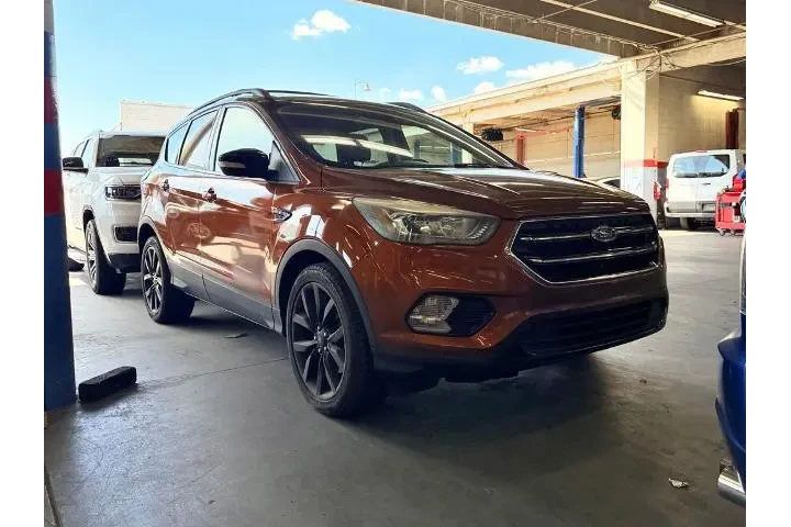 $11988 : Ford Escape 2017 Titanium 4d image 1