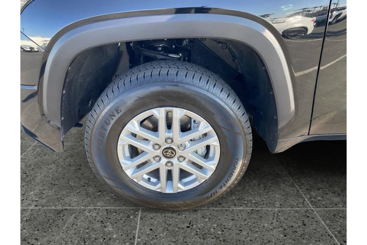 $39389 : Toyota Tundra 2023 4x4 SR5 4 image 10