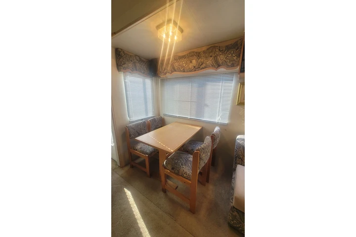 $1500 : 30 FT TRAILER image 6