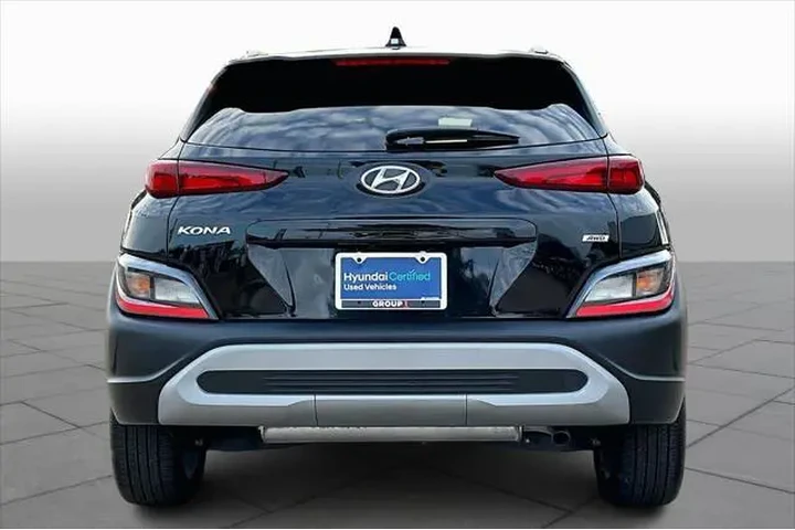 $20992 : Hyundai KONA 2023 AWD SEL 4d image 10