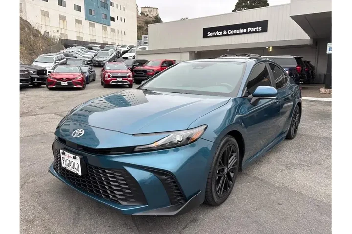$29888 : Toyota Camry 2025 SE 4dr Sed image 2