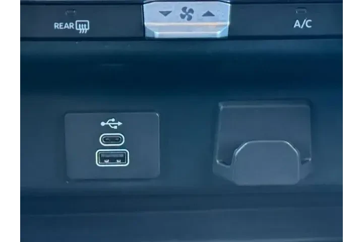 $39893 : Ford F-150 2025 4x4 XLT 4dr image 6